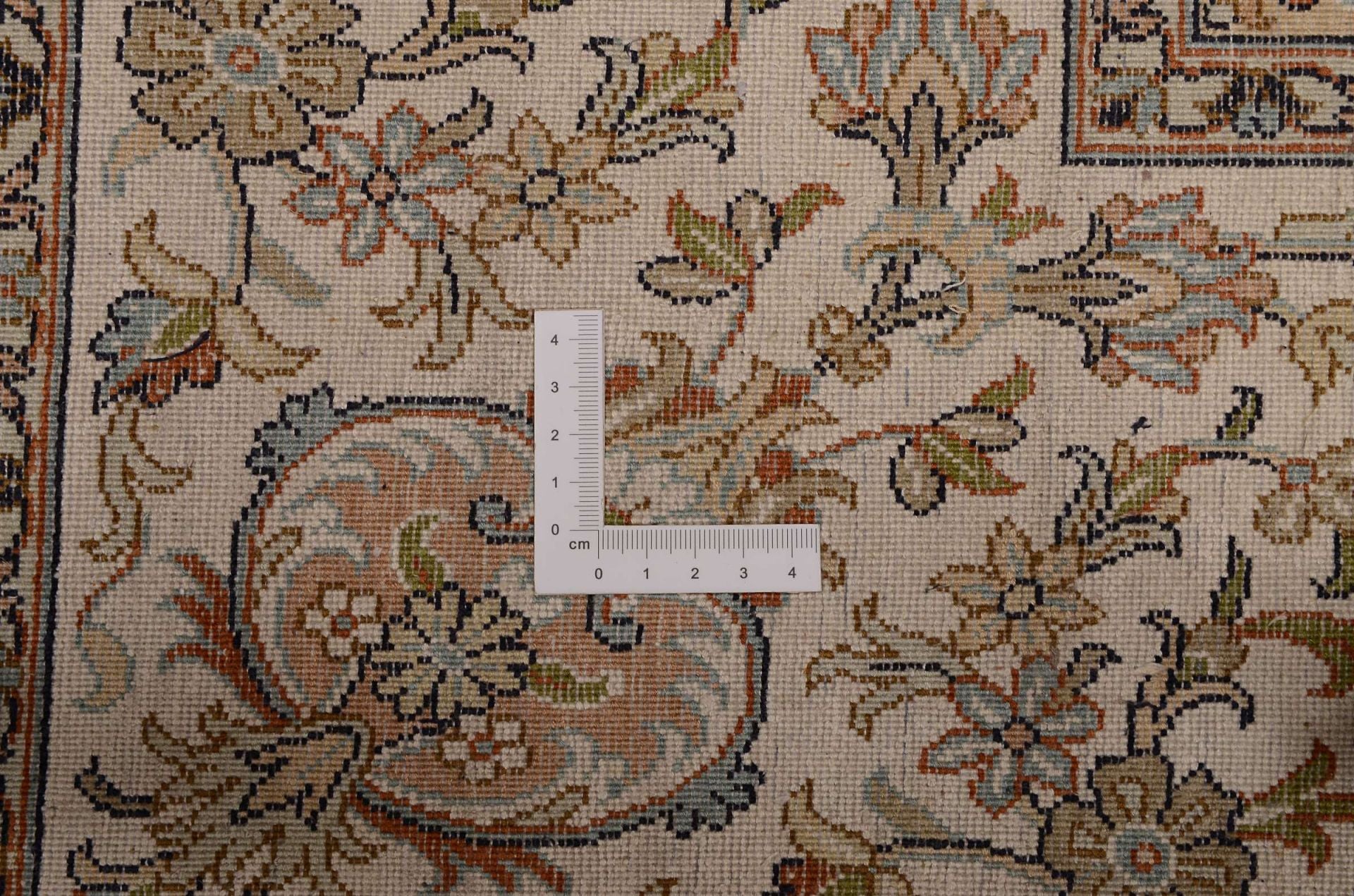 Kashmir Oriental Rug 344 × 254 cm, silk, hand-knotted — view 3