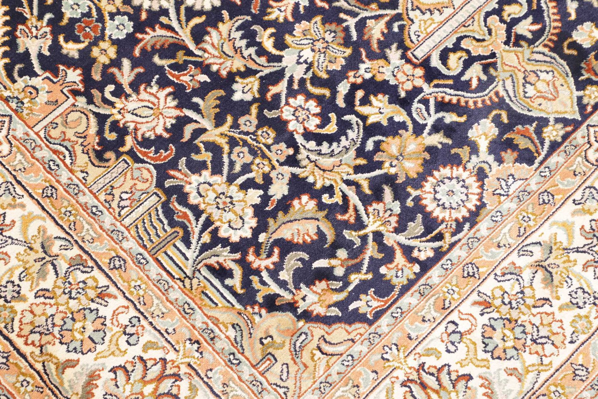 Kashmir Oriental Rug 189 × 122 cm, silk, hand-knotted — view 6