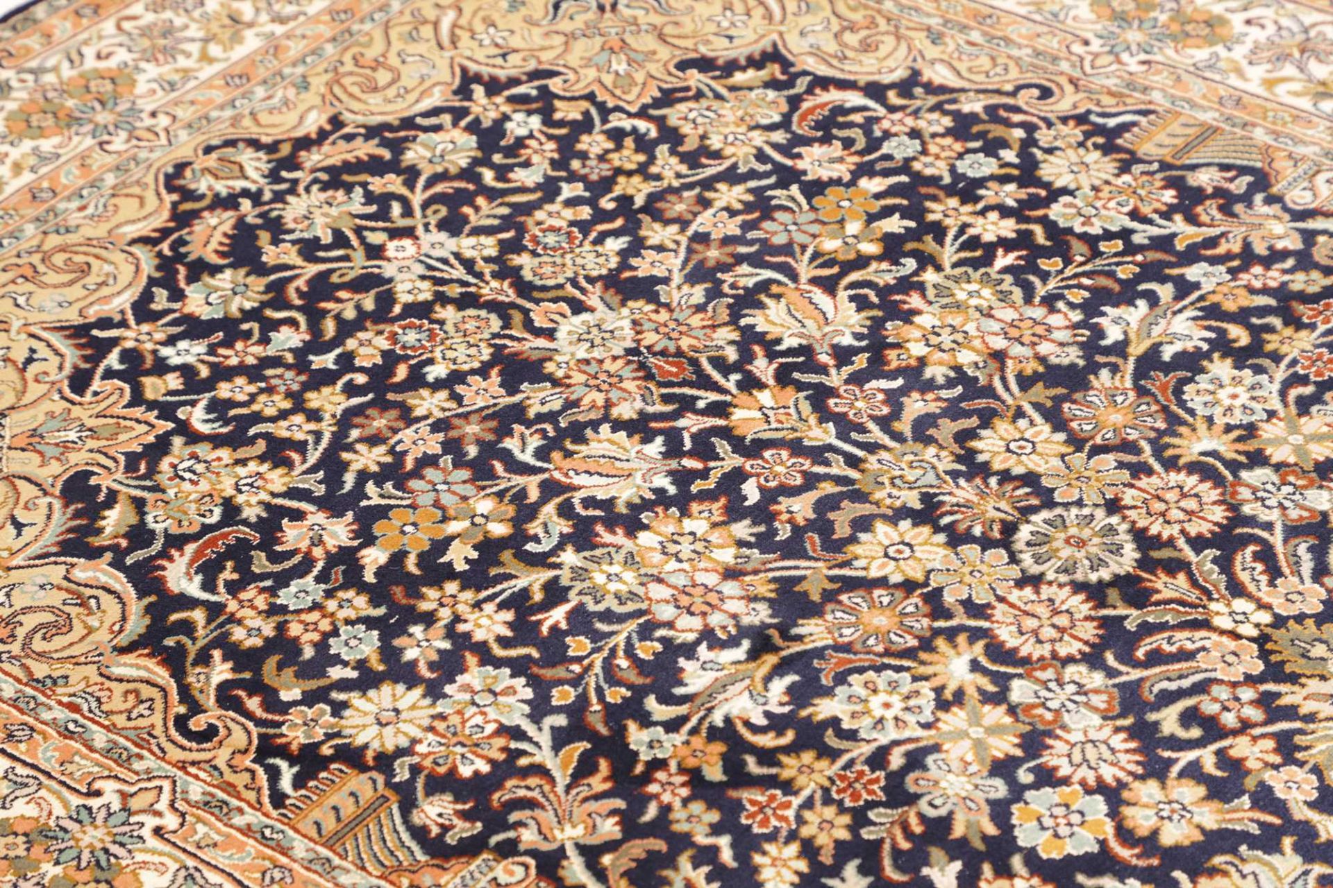 Kashmir Oriental Rug 189 × 122 cm, silk, hand-knotted — view 7