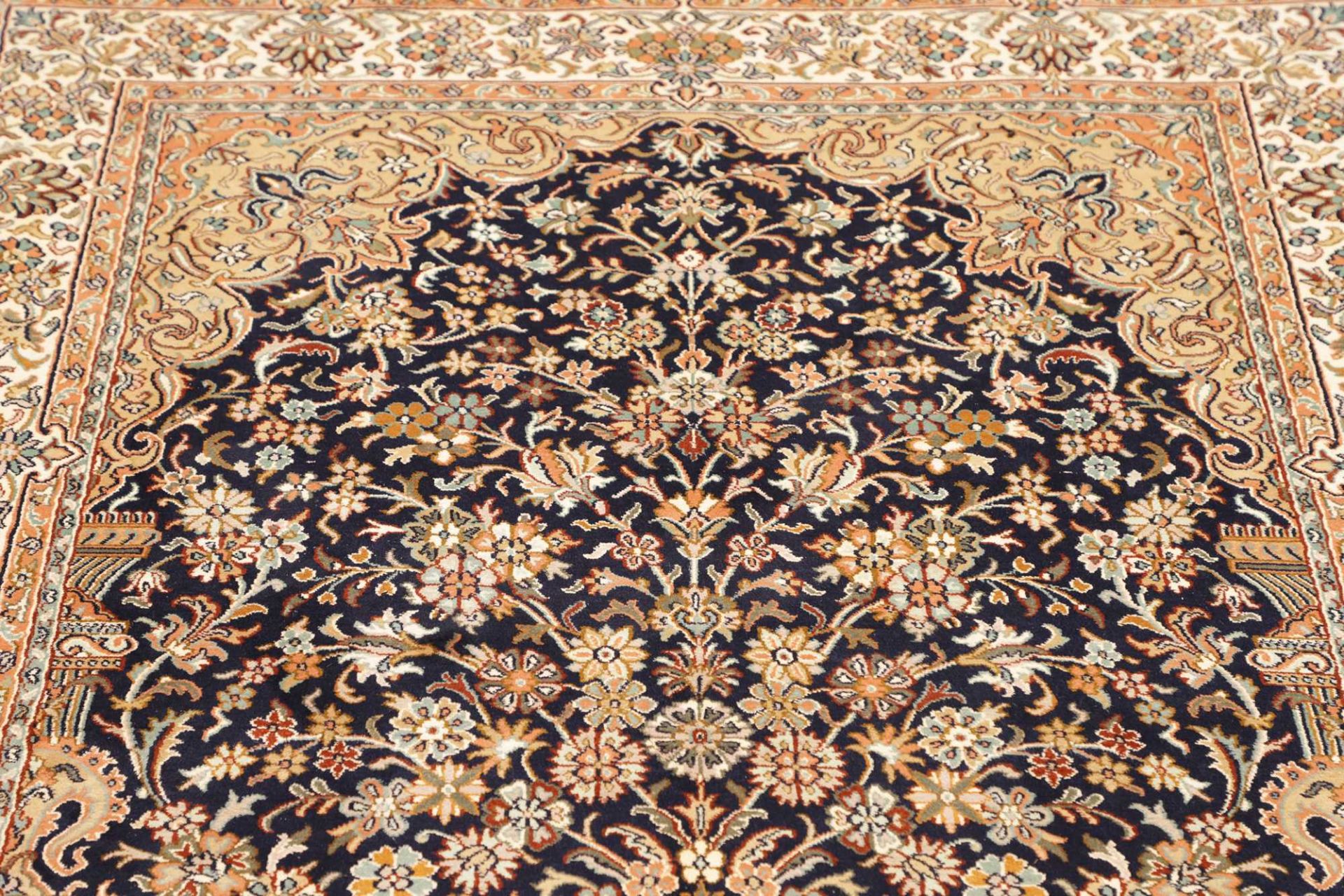 Kashmir Oriental Rug 189 × 122 cm, silk, hand-knotted — view 8