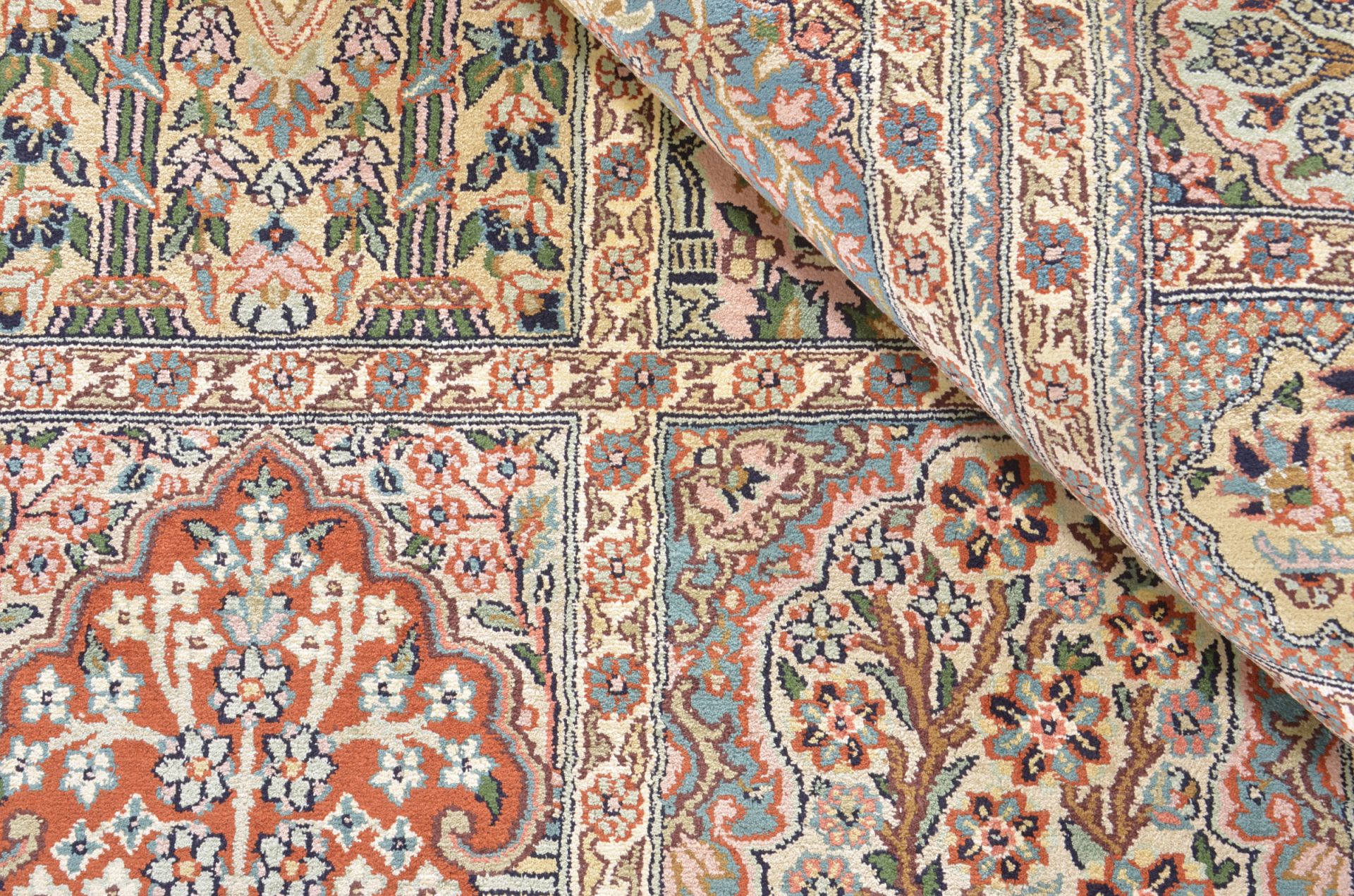Kashmir Oriental Rug 196 × 130 cm, silk, hand-knotted — view 4