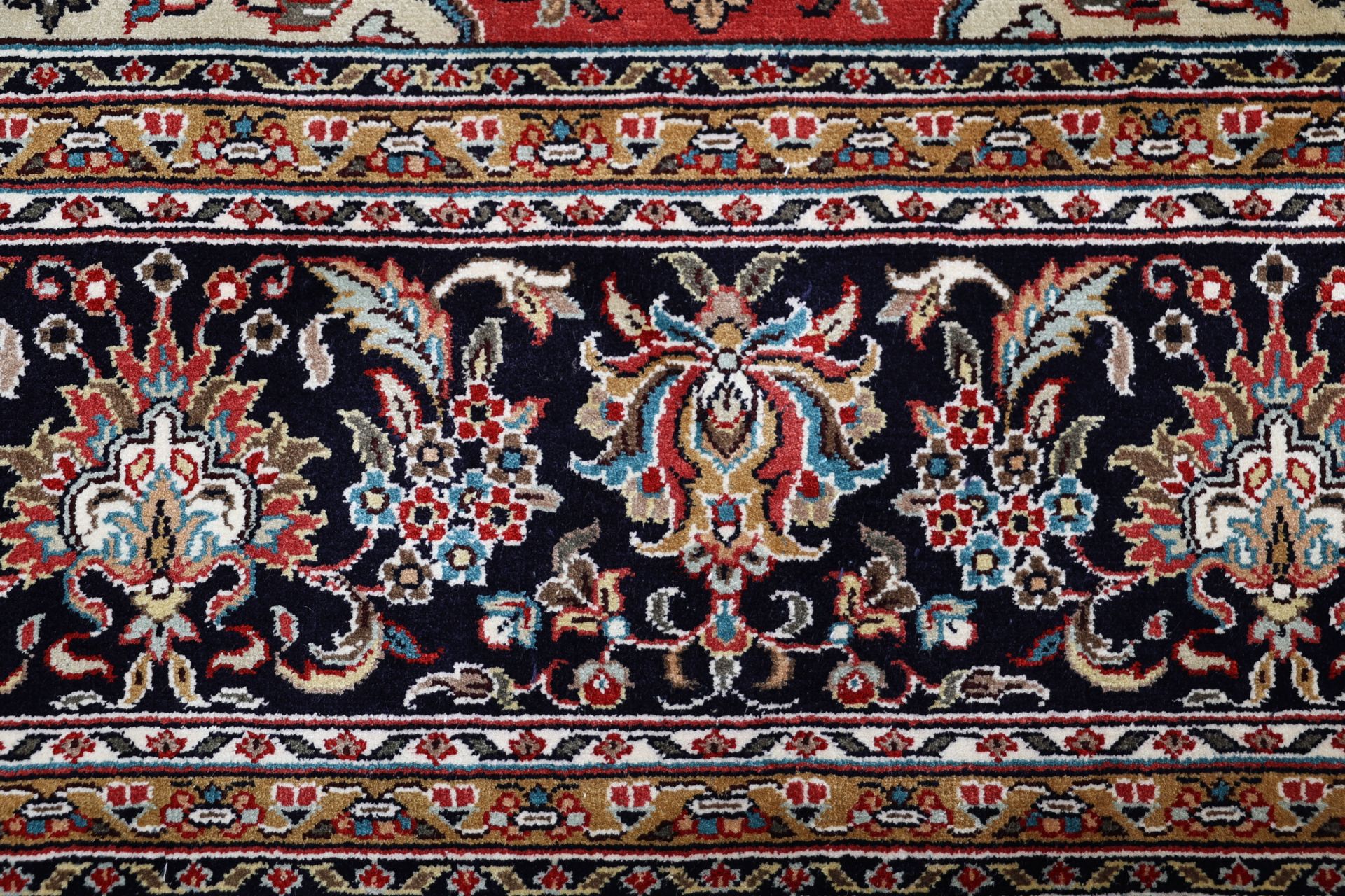Kashmir Oriental Rug 239 × 168 cm, silk, hand-knotted — view 8