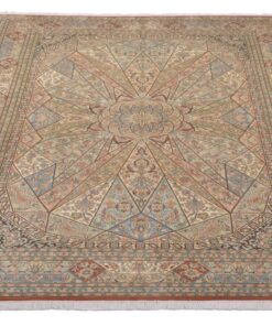 Kashmir Oriental Rug 255 × 168 cm, silk, hand-knotted — view 2