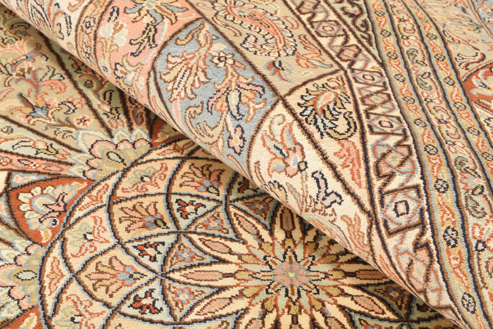 Kashmir Oriental Rug 255 × 168 cm, silk, hand-knotted — view 3