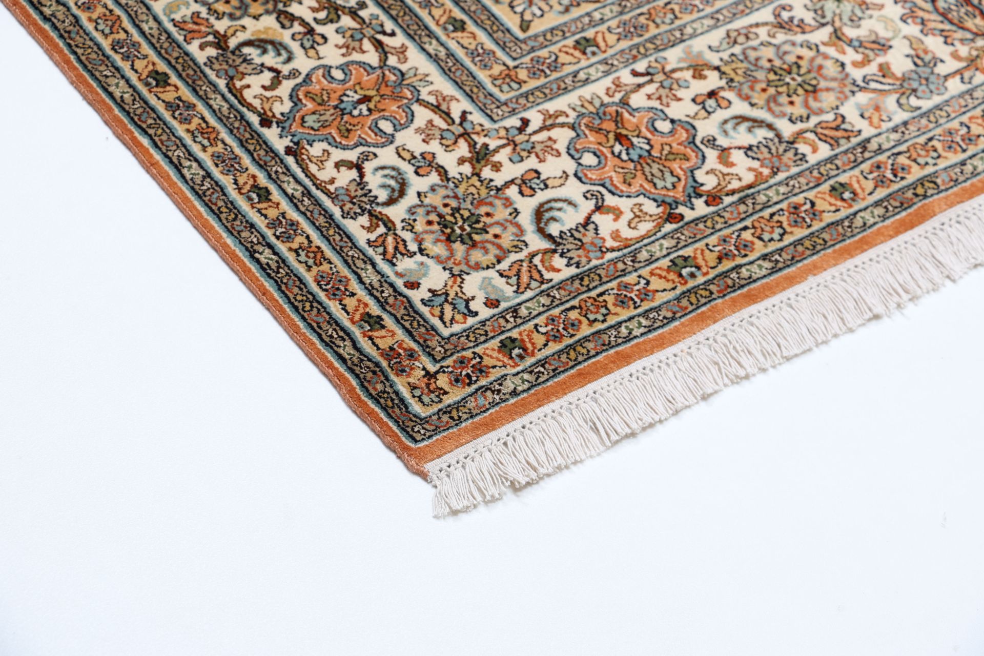 Kashmir Oriental Rug 254 × 169 cm, silk, hand-knotted — view 6