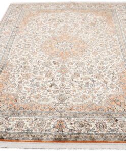 Kashmir Oriental Rug 254 × 169 cm, silk, hand-knotted — view 2