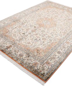 Kashmir Oriental Rug 254 × 169 cm, silk, hand-knotted — view 3