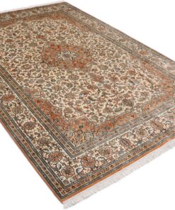 Kashmir Oriental Rug 254 × 169 cm, silk, hand-knotted — view 4
