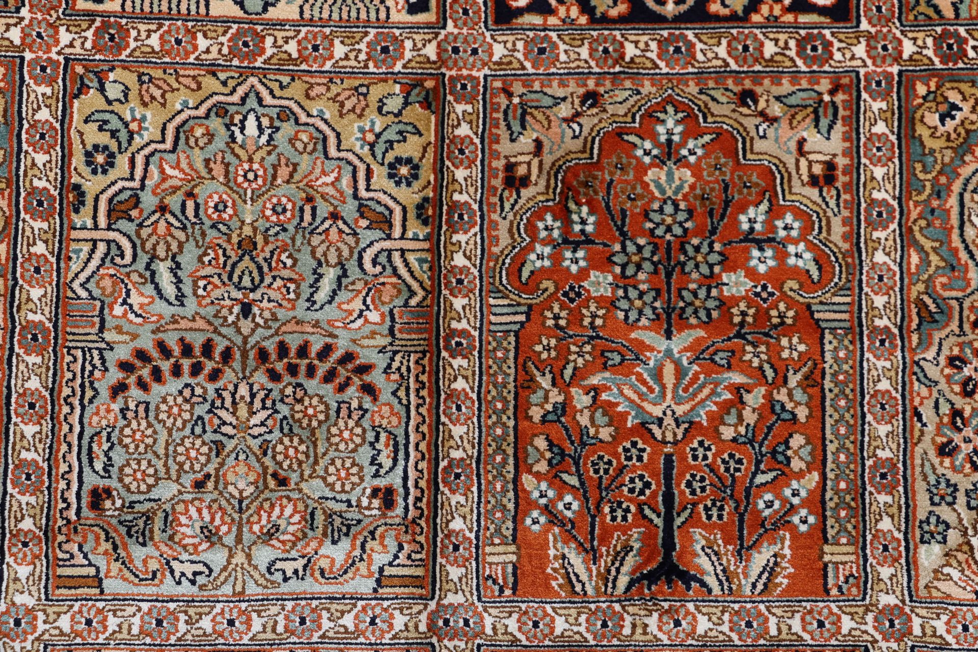 Kashmir Oriental Rug 250 × 170 cm, silk, hand-knotted — view 9