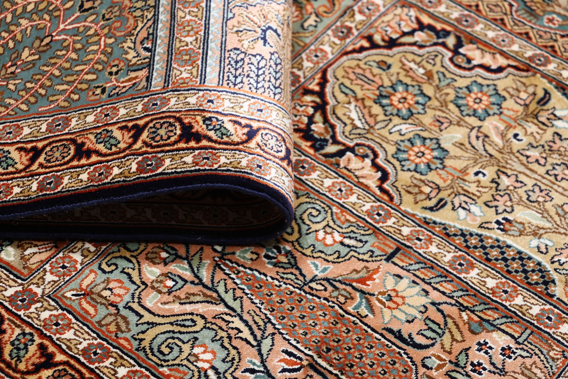 Kashmir Oriental Rug 250 × 170 cm, silk, hand-knotted — view 10