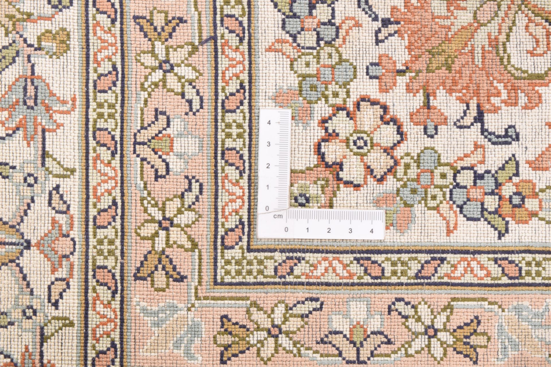 Kashmir Oriental Rug 260 × 174 cm, silk, hand-knotted — view 3