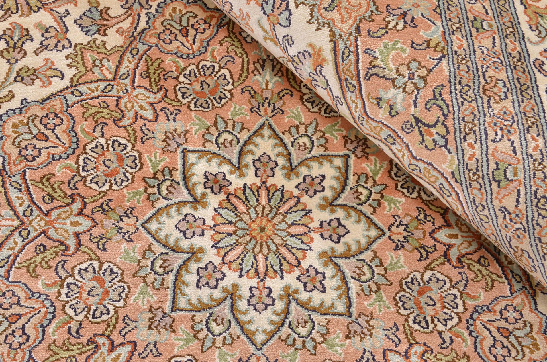 Kashmir Oriental Rug 251 × 175 cm, silk, hand-knotted — view 5