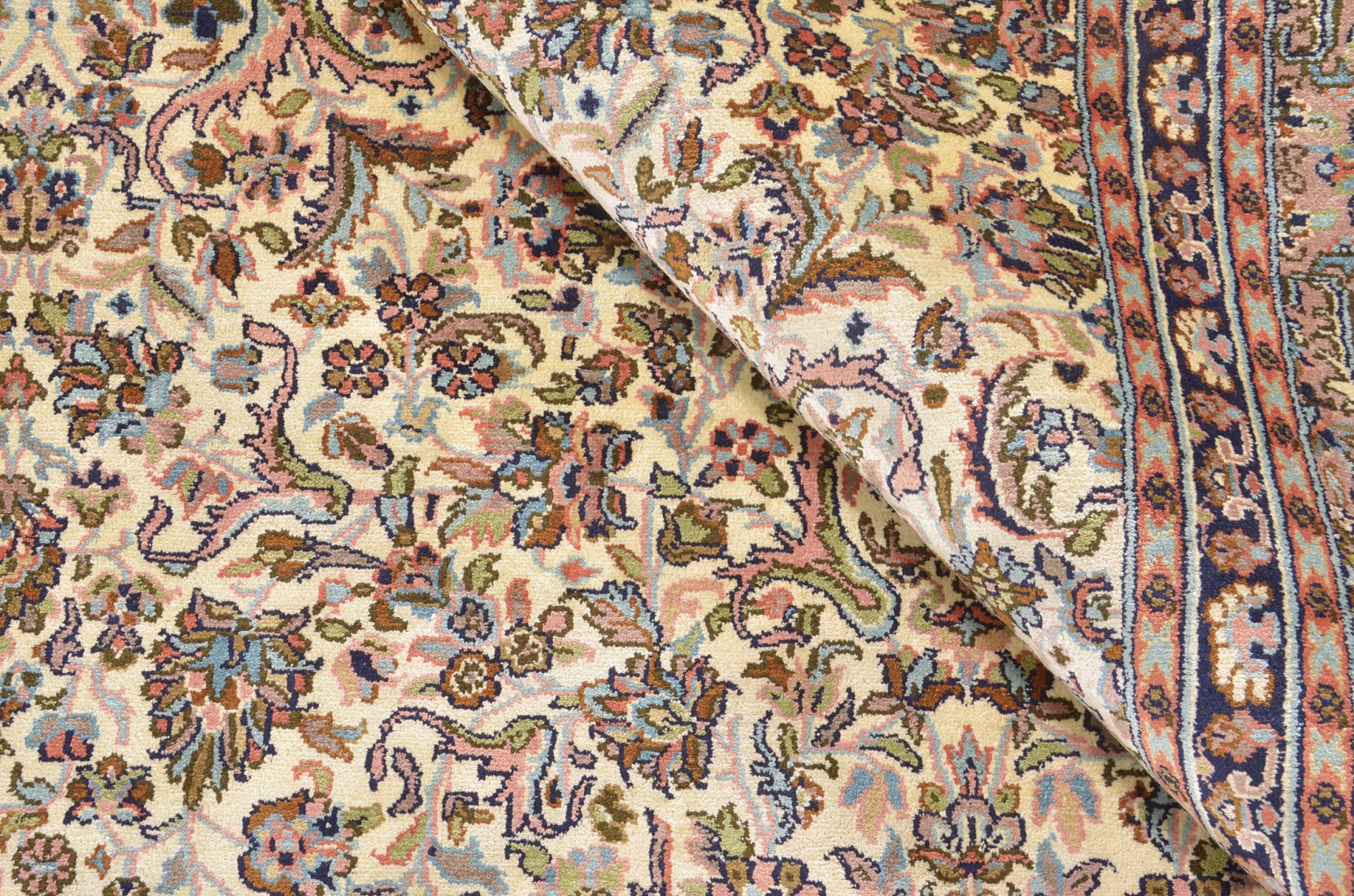 Kashmir Oriental Rug 266 × 180 cm, silk, hand-knotted — view 4