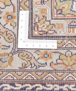 Kashmir Oriental Rug 270 × 182 cm, silk, hand-knotted — view 3