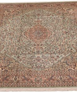 Kashmir Oriental Rug 266 × 185 cm, silk, hand-knotted — view 2