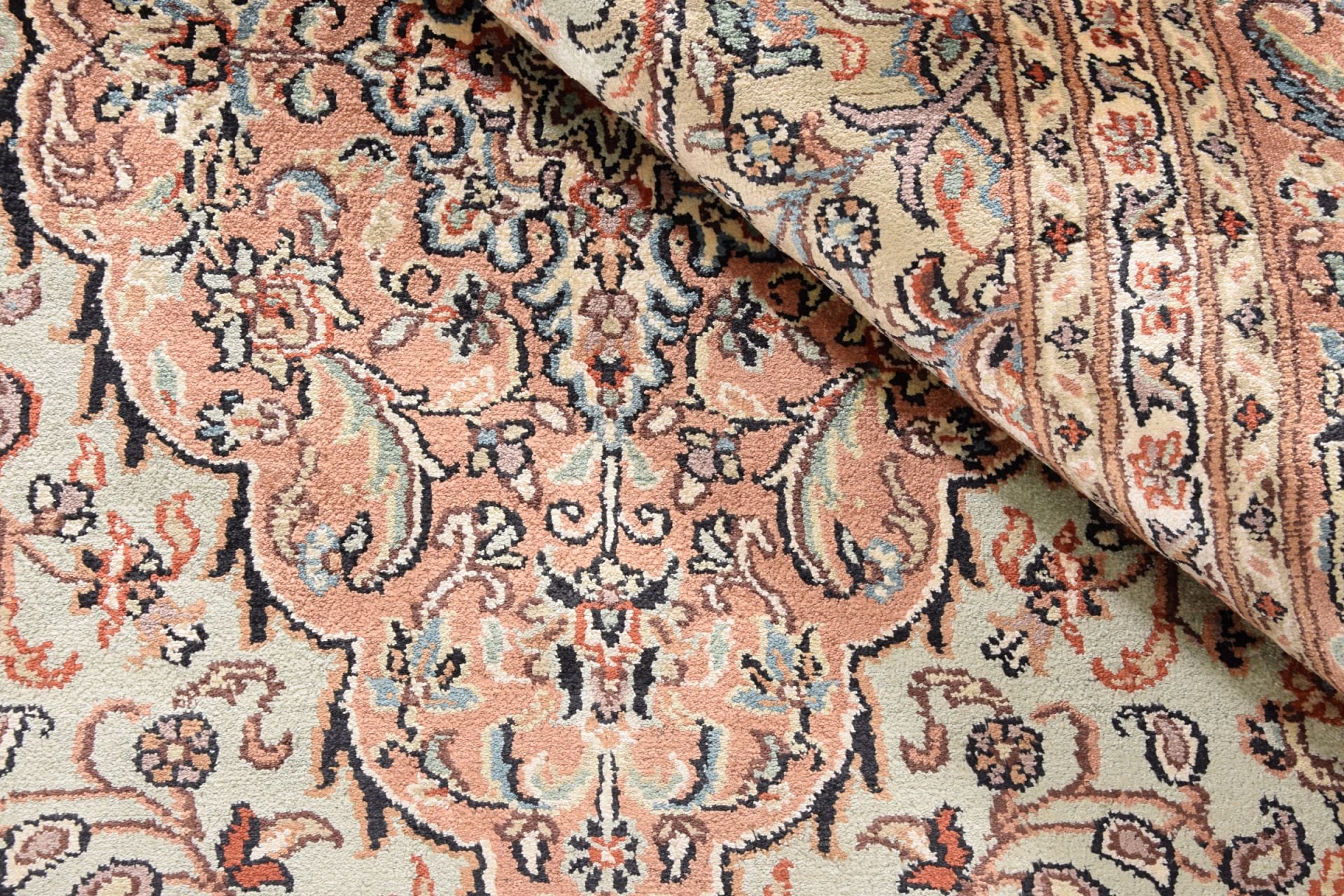 Kashmir Oriental Rug 266 × 185 cm, silk, hand-knotted — view 4
