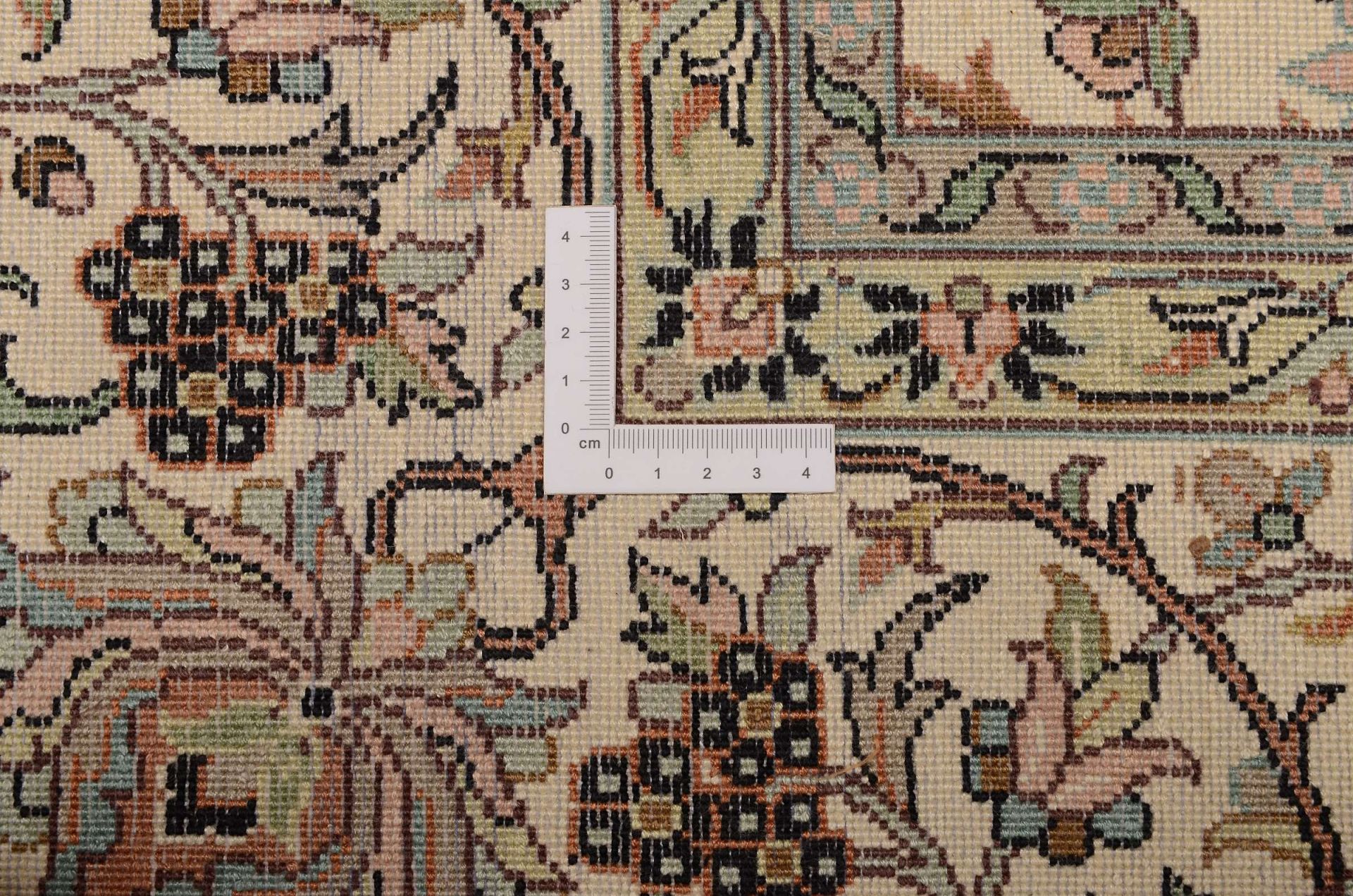Kashmir Oriental Rug 277 × 185 cm, silk, hand-knotted — view 3