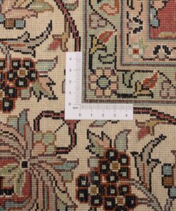 Kashmir Oriental Rug 279 × 185 cm, silk, hand-knotted — view 3