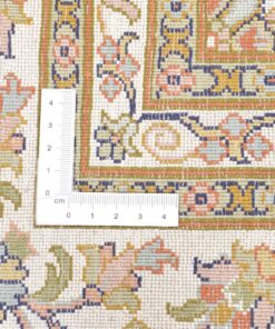Kashmir Oriental Rug 273 × 186 cm, silk, hand-knotted — view 3