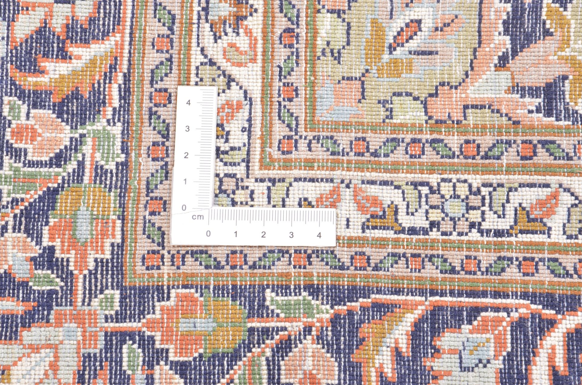 Kashmir Oriental Rug 277 × 186 cm, silk, hand-knotted — view 3