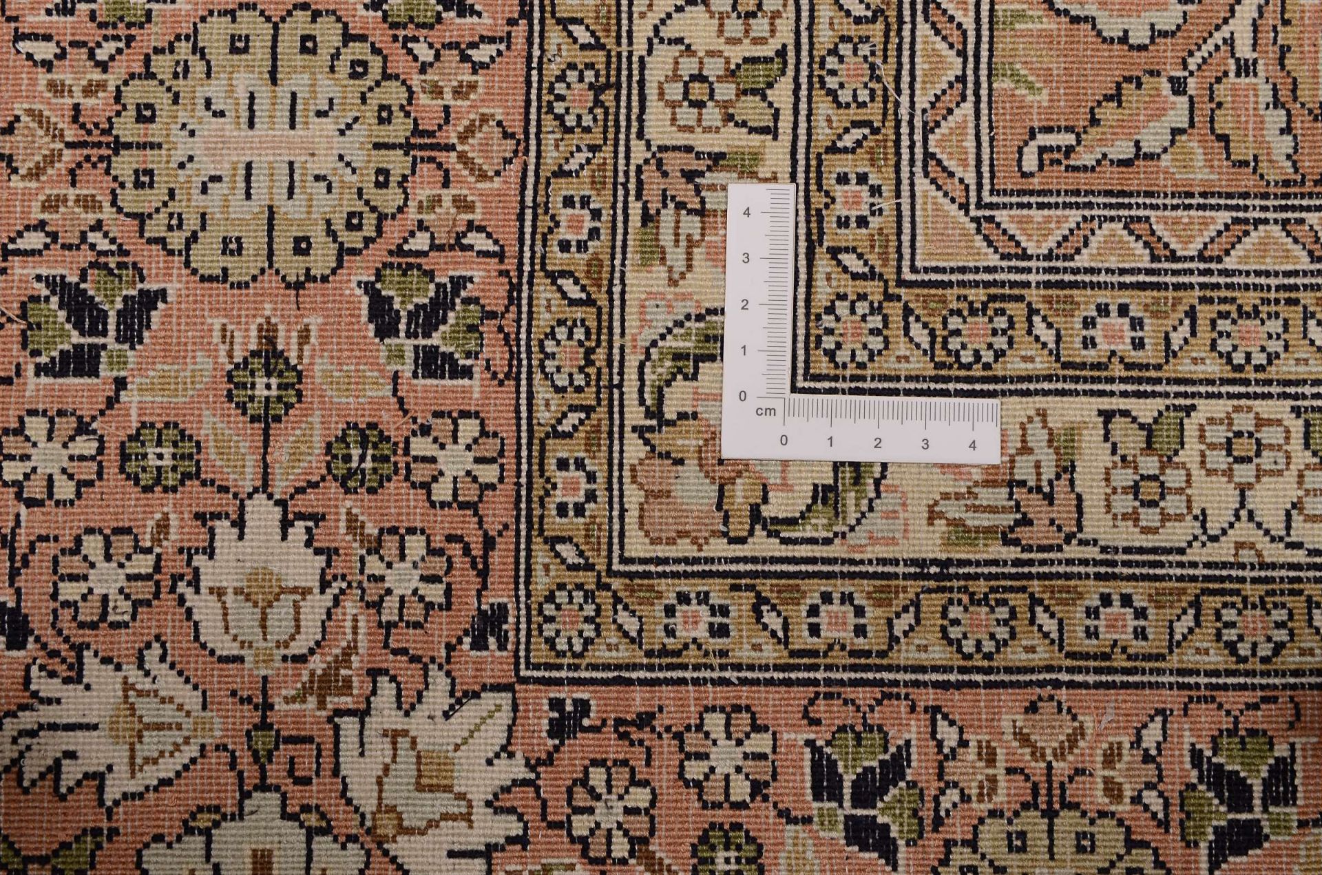 Kashmir Oriental Rug 283 × 186 cm, silk, hand-knotted — view 3