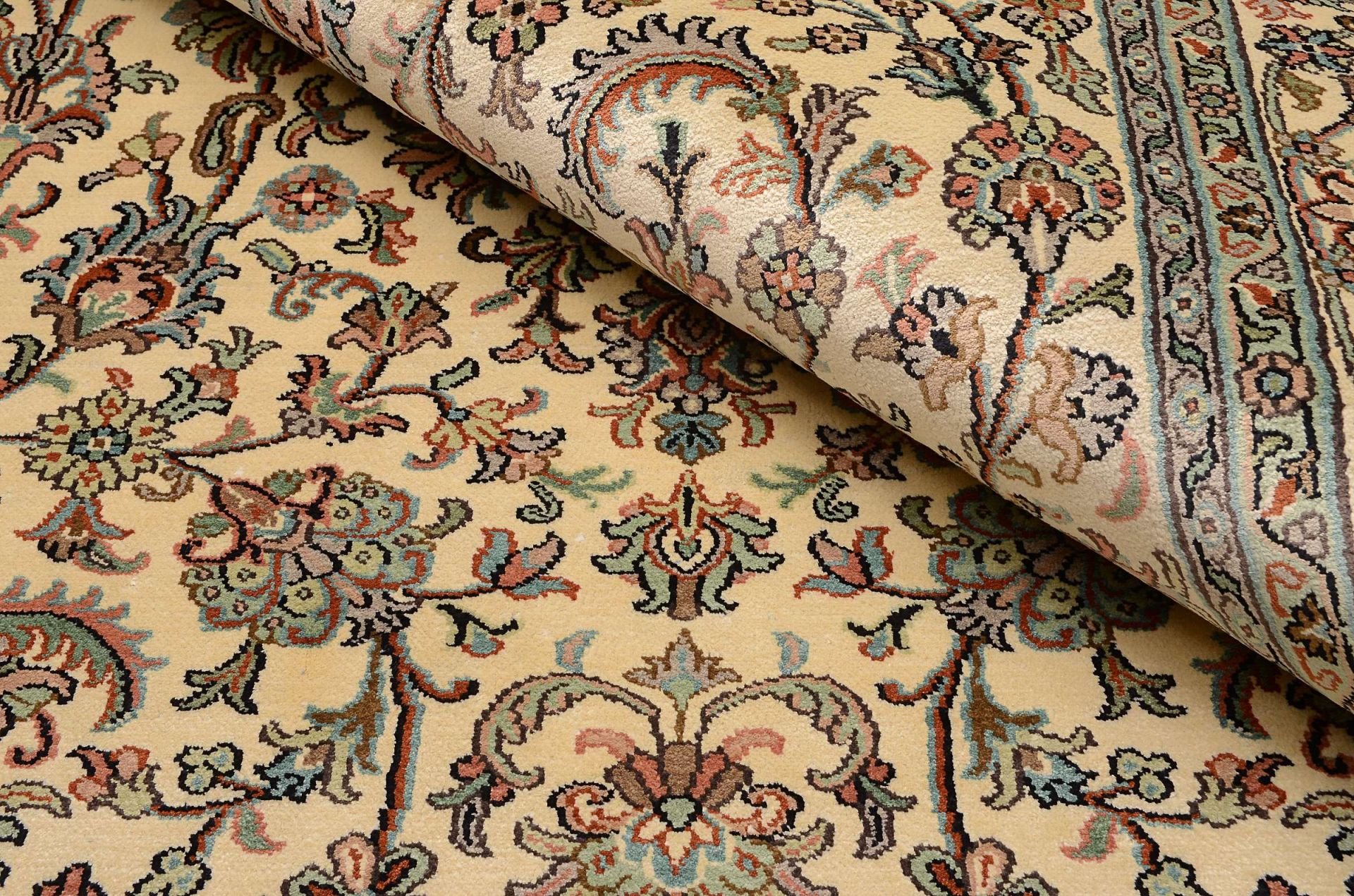Kashmir Oriental Rug 276 × 188 cm, silk, hand-knotted — view 4