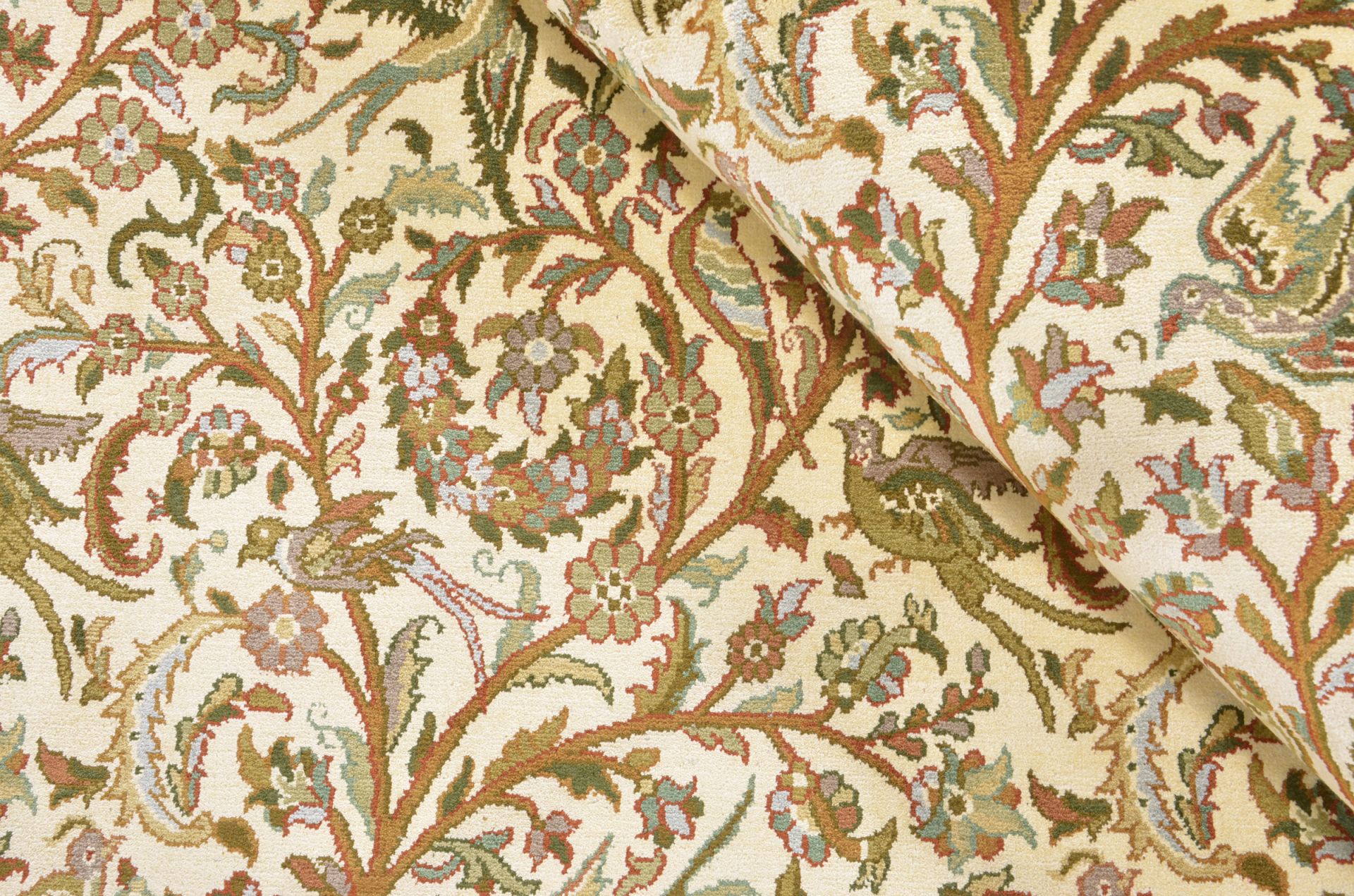 Kashmir Oriental Rug 269 × 189 cm, silk, hand-knotted — view 4