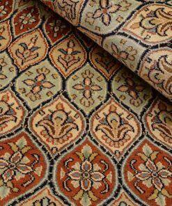 Kashmir Oriental Rug 278 × 189 cm, silk, hand-knotted — view 4