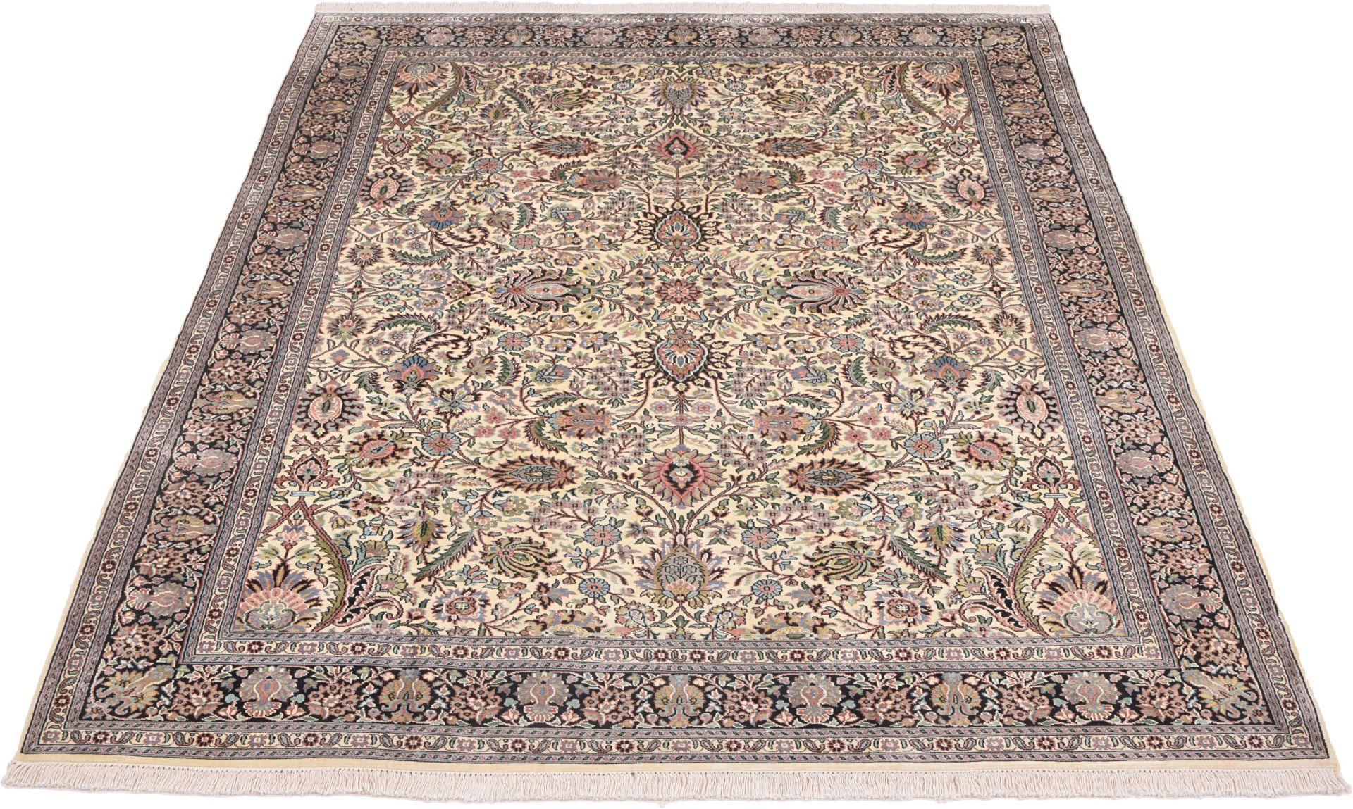 Kashmir Oriental Rug 271 × 192 cm, silk, hand-knotted — view 2