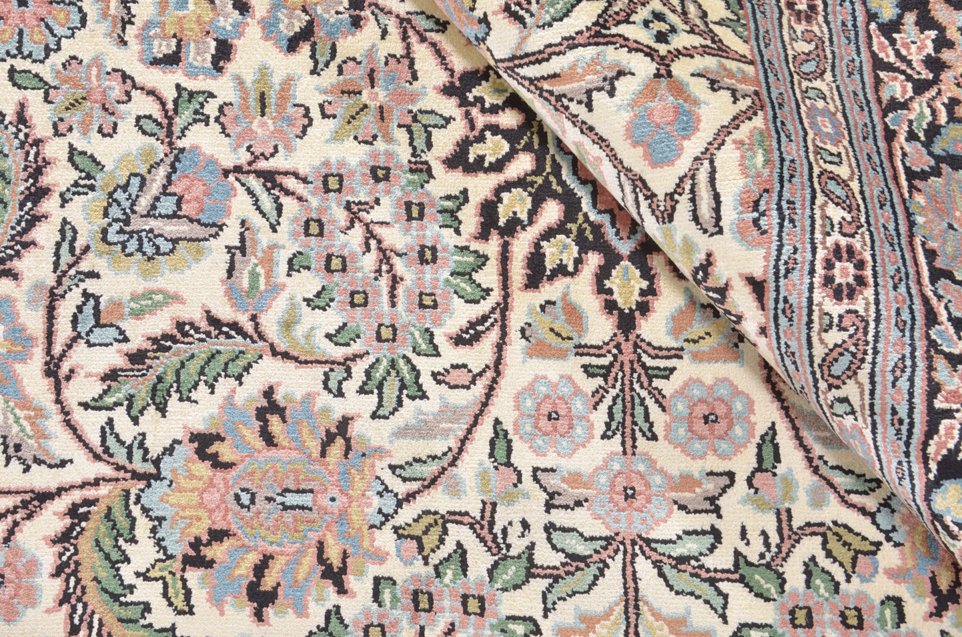 Kashmir Oriental Rug 271 × 192 cm, silk, hand-knotted — view 4