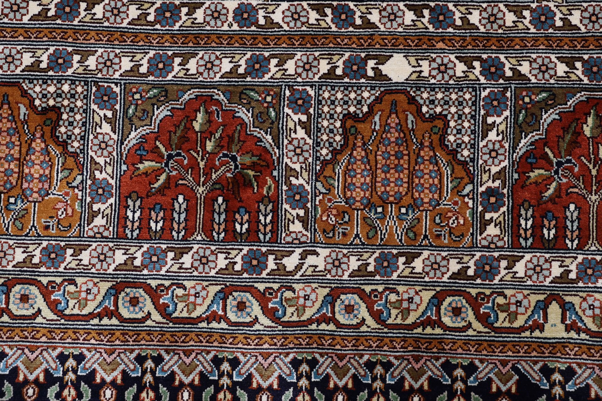 Kashmir Oriental Rug 295 × 201 cm, silk, hand-knotted — view 8