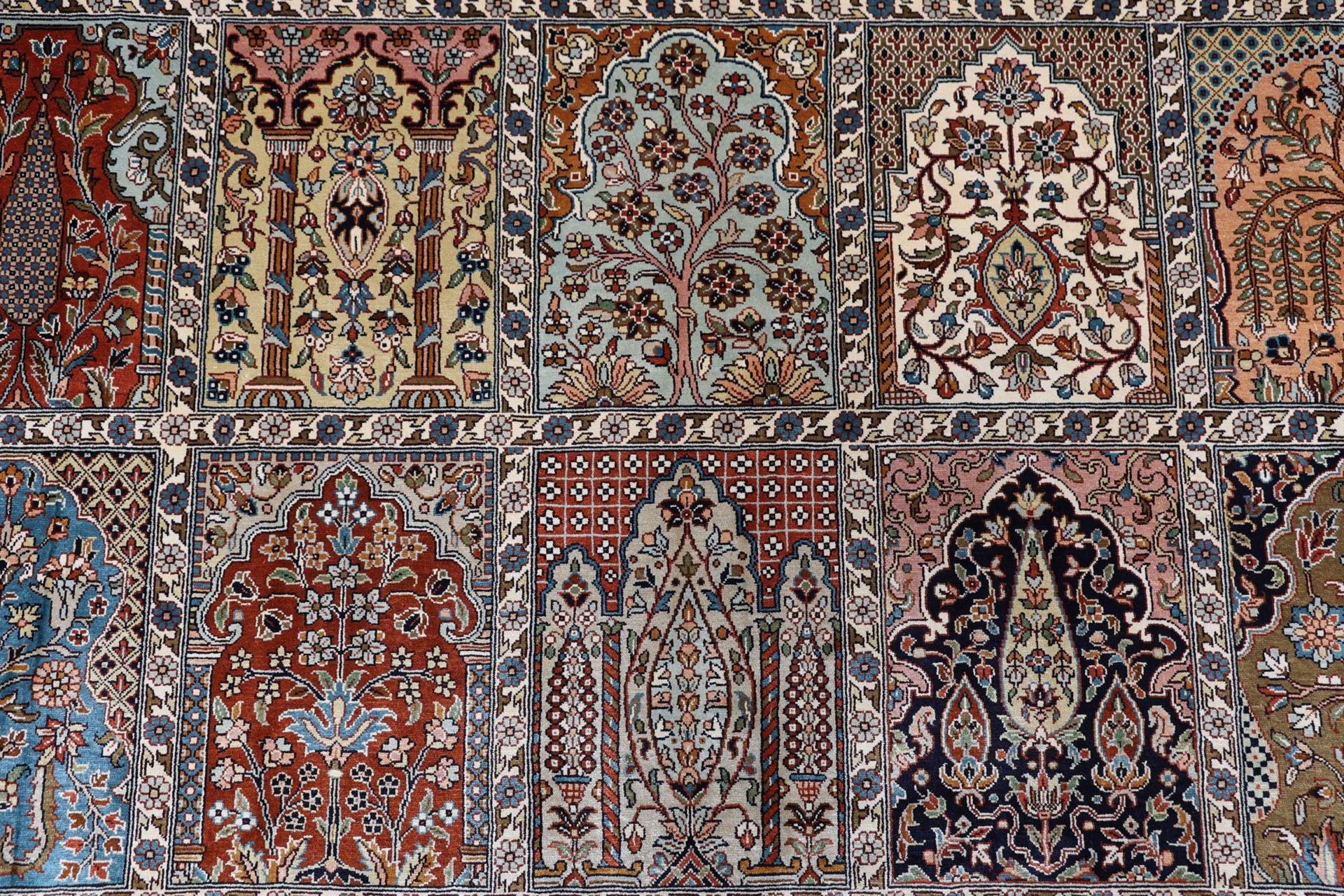 Kashmir Oriental Rug 295 × 201 cm, silk, hand-knotted — view 9