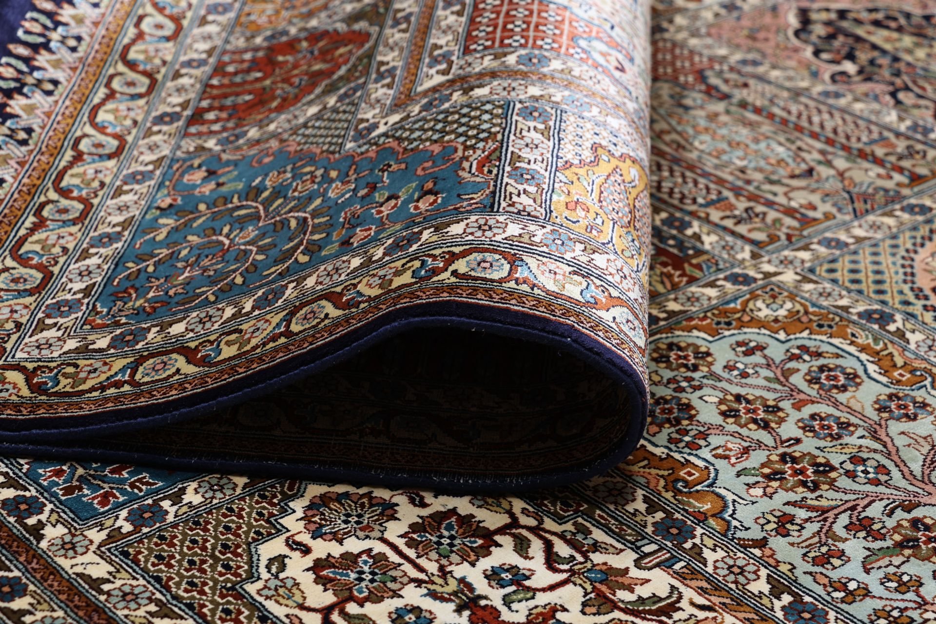 Kashmir Oriental Rug 295 × 201 cm, silk, hand-knotted — view 10
