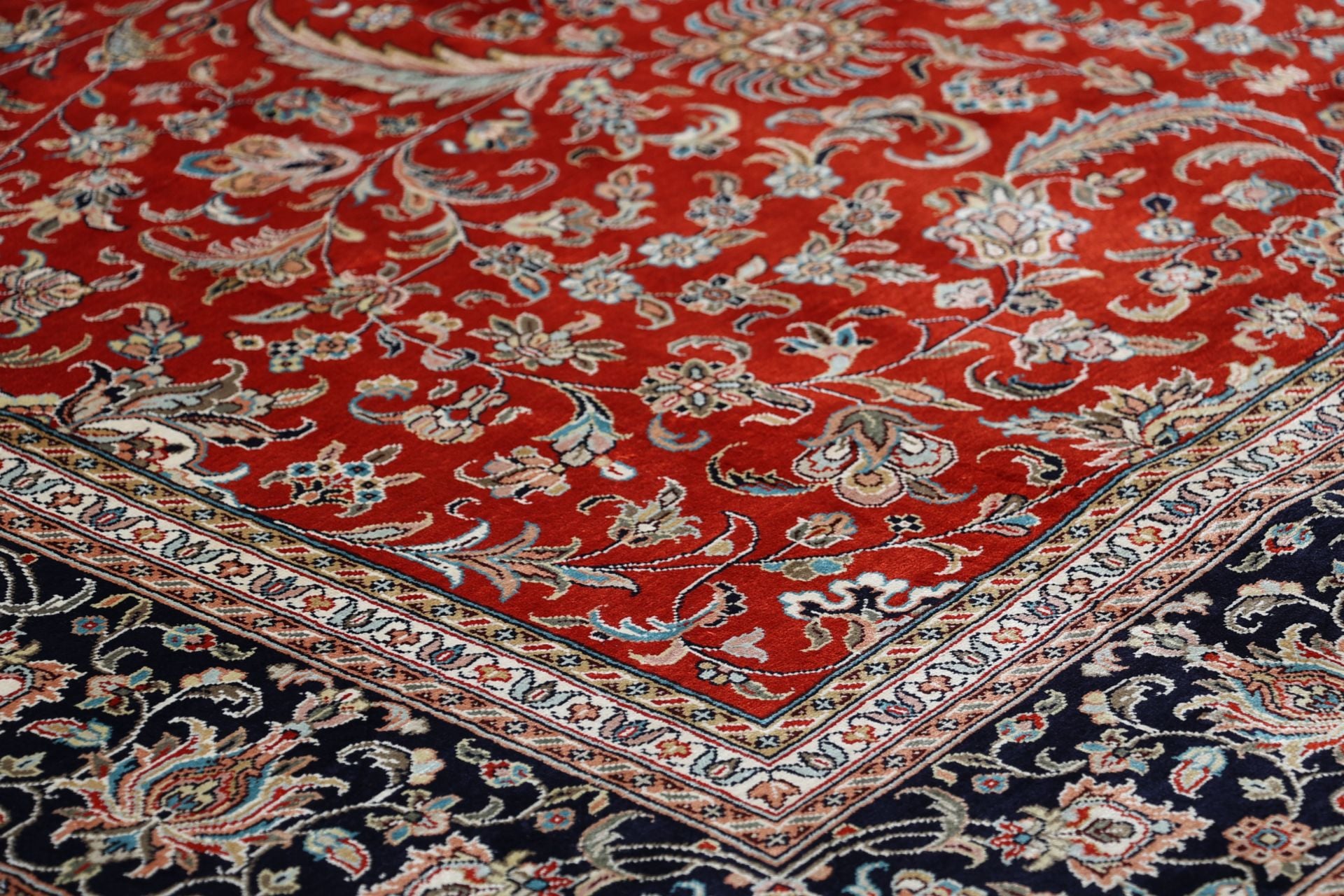 Kashmir Oriental Rug 299 × 201 cm, silk, hand-knotted — view 5