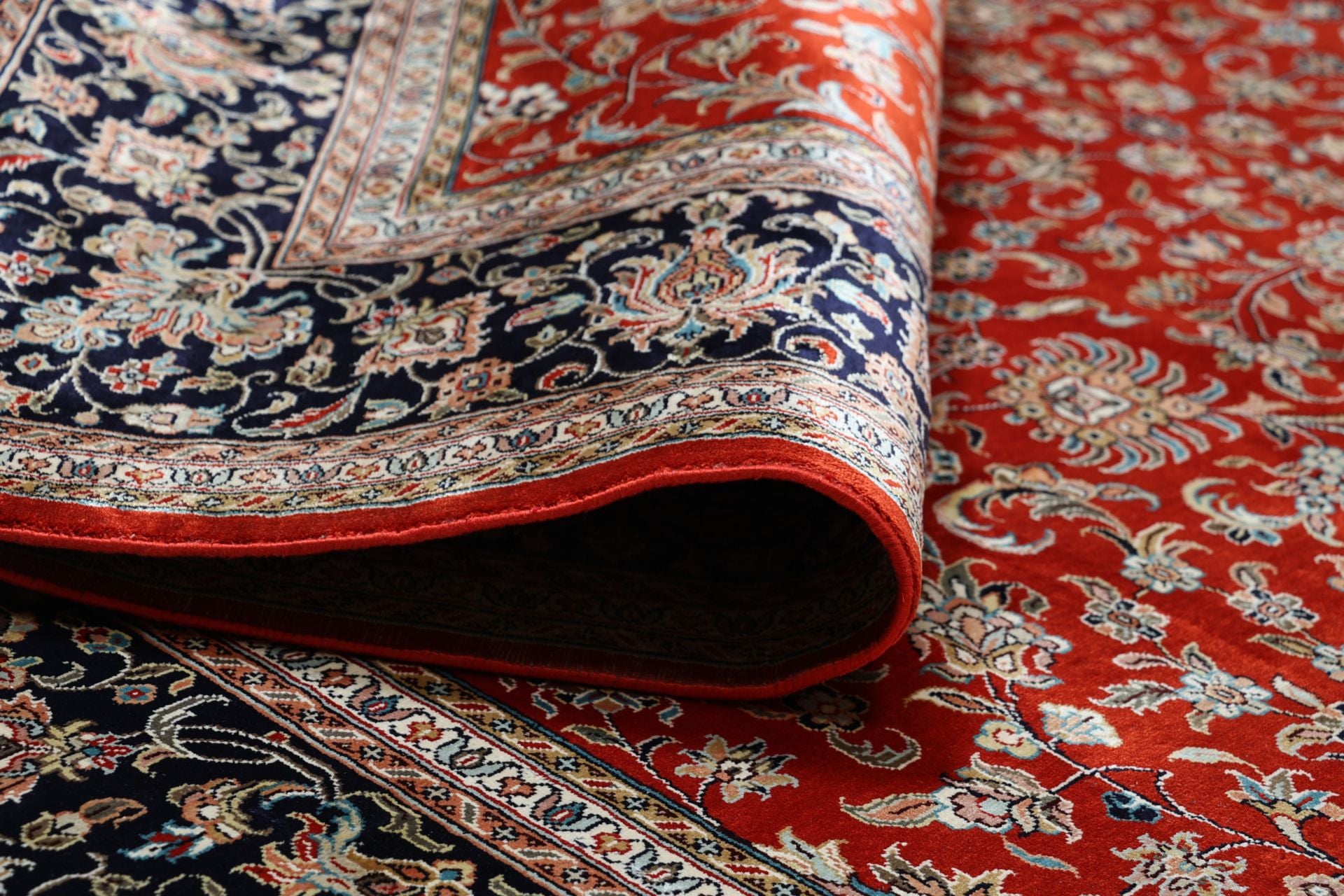 Kashmir Oriental Rug 299 × 201 cm, silk, hand-knotted — view 10