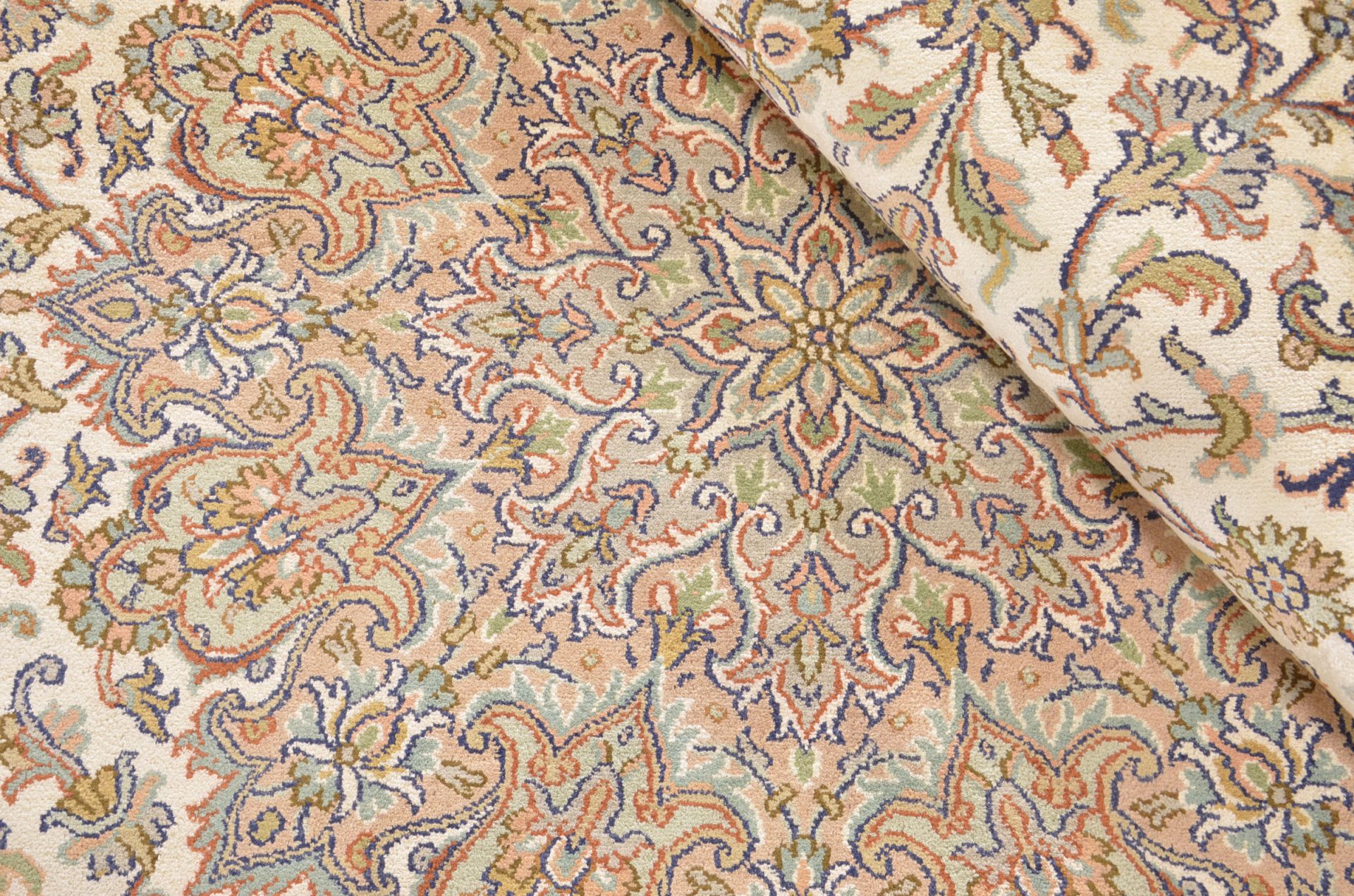 Kashmir Oriental Rug 310 × 213 cm, silk, hand-knotted — view 4