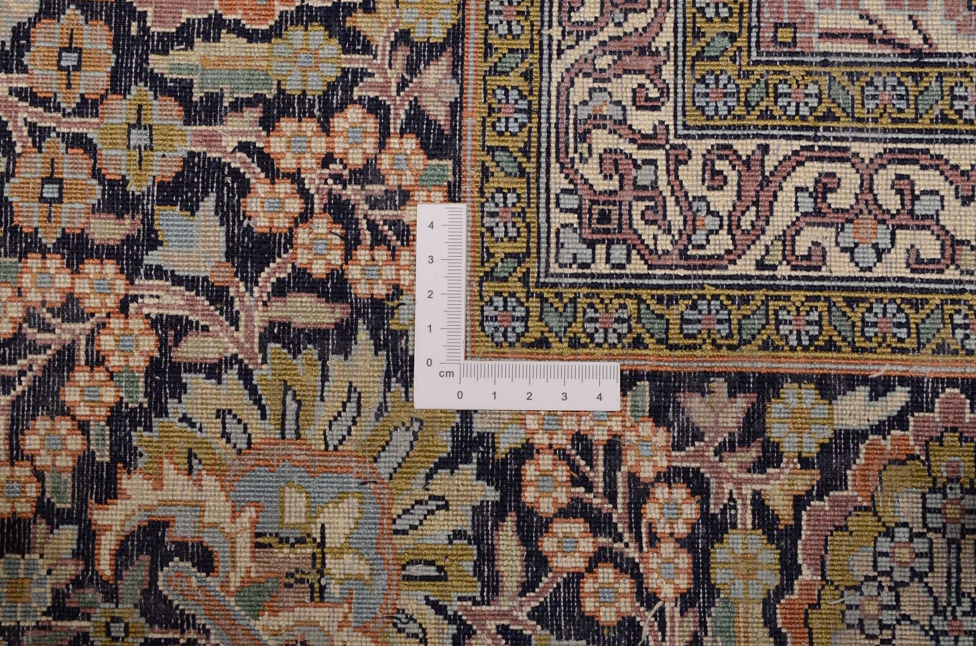 Kashmir Oriental Rug 299 × 216 cm, silk, hand-knotted — view 3