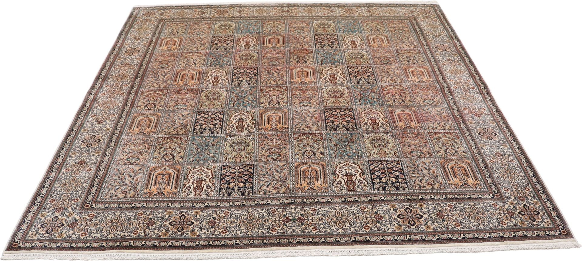 Kashmir Oriental Rug 245 × 245 cm, silk, hand-knotted — view 7