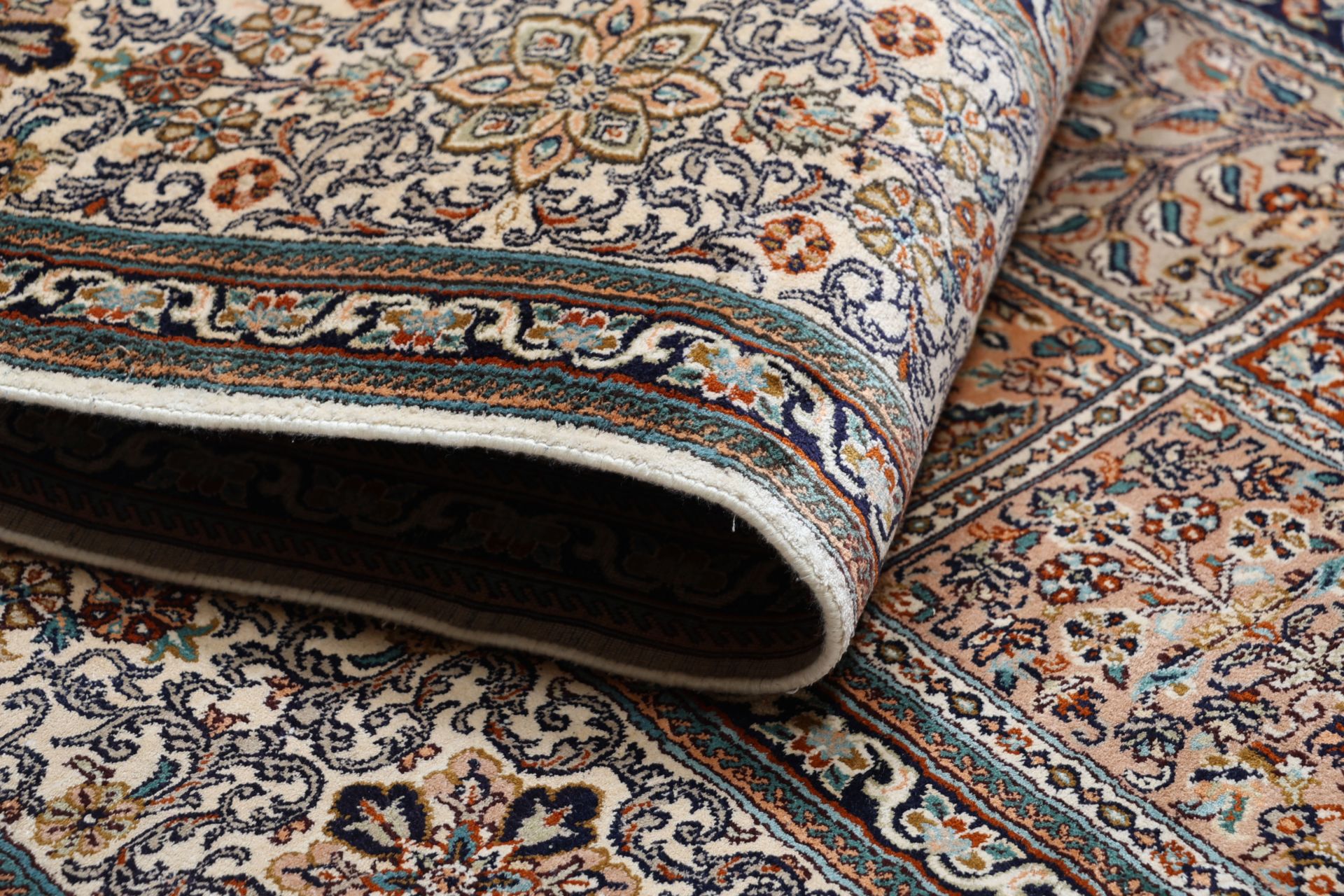 Kashmir Oriental Rug 245 × 245 cm, silk, hand-knotted — view 10
