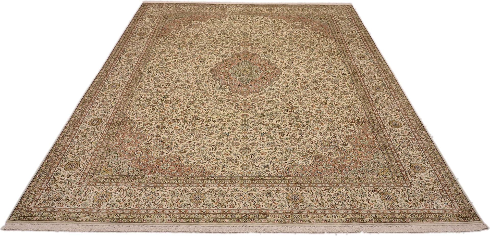 Kashmir Oriental Rug 336 × 245 cm, silk, hand-knotted — view 2