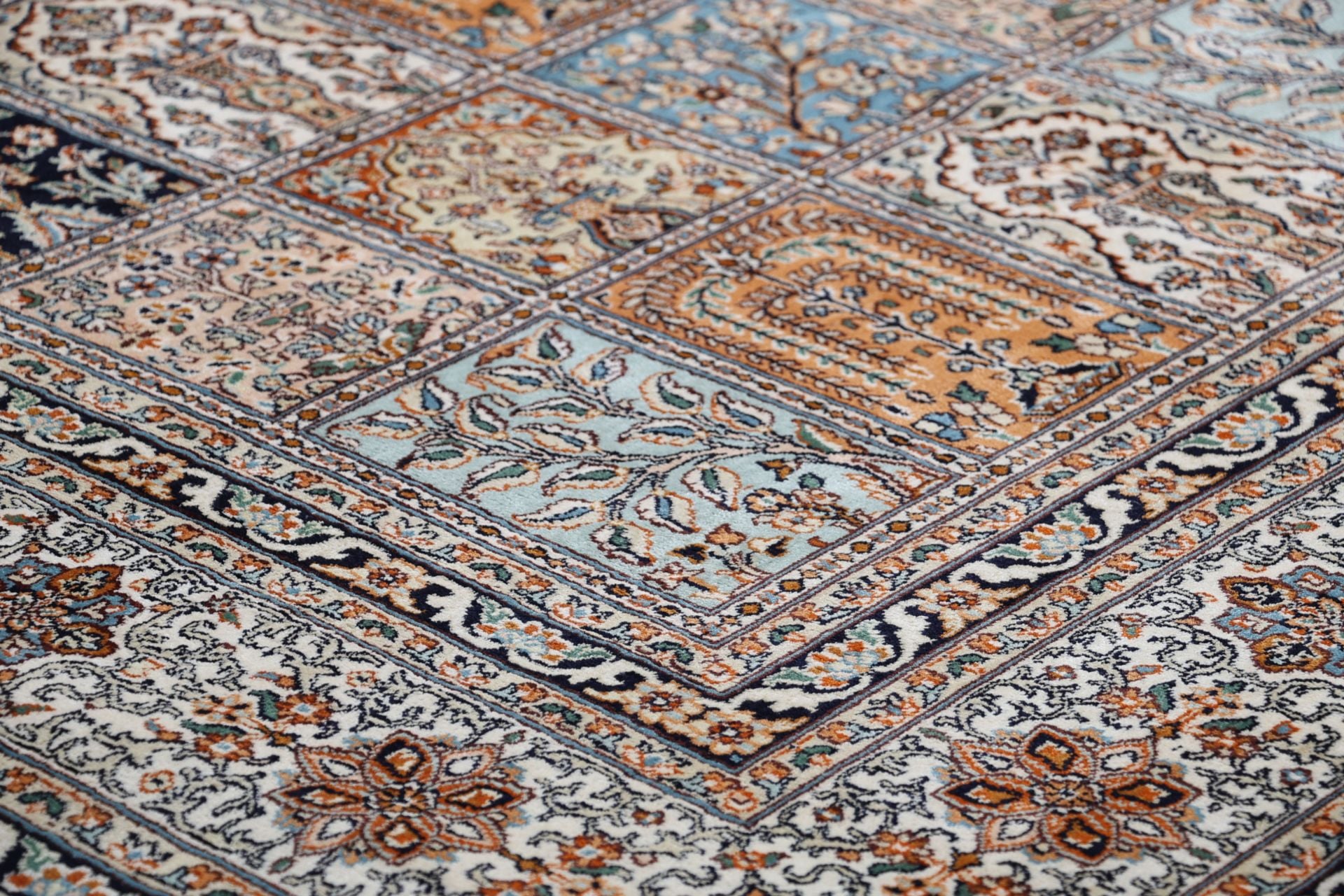 Kashmir Oriental Rug 349 × 247 cm, silk, hand-knotted — view 5