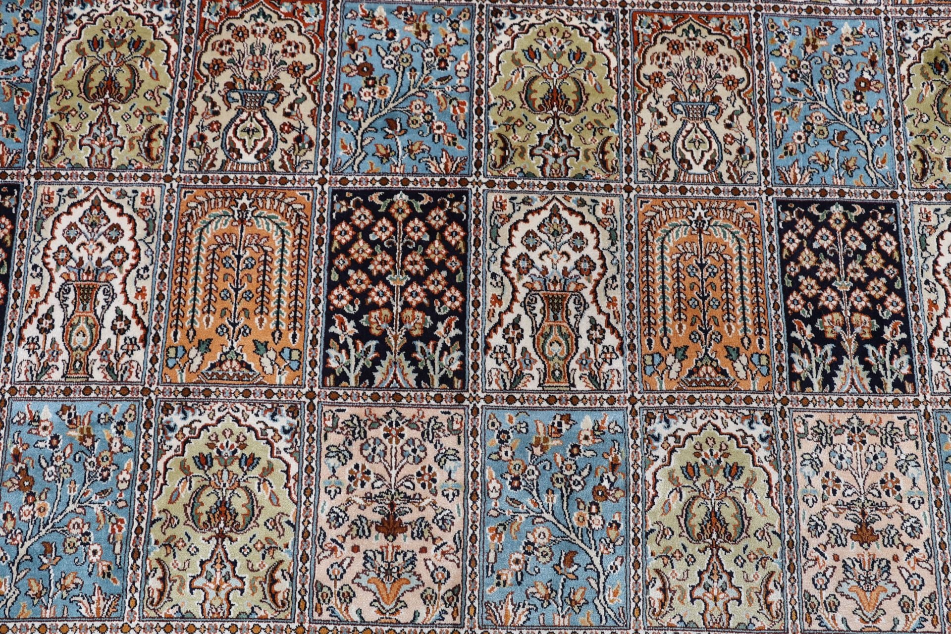 Kashmir Oriental Rug 349 × 247 cm, silk, hand-knotted — view 9