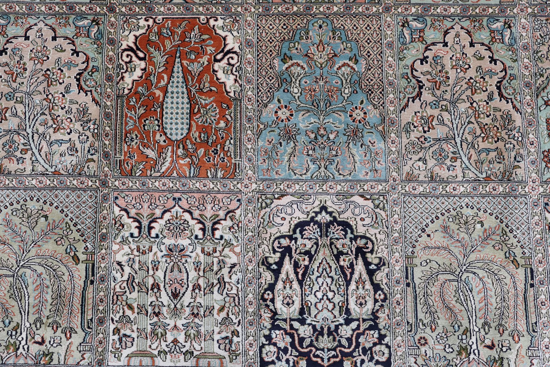 Kashmir Oriental Rug 300 × 248 cm, silk, hand-knotted — view 9