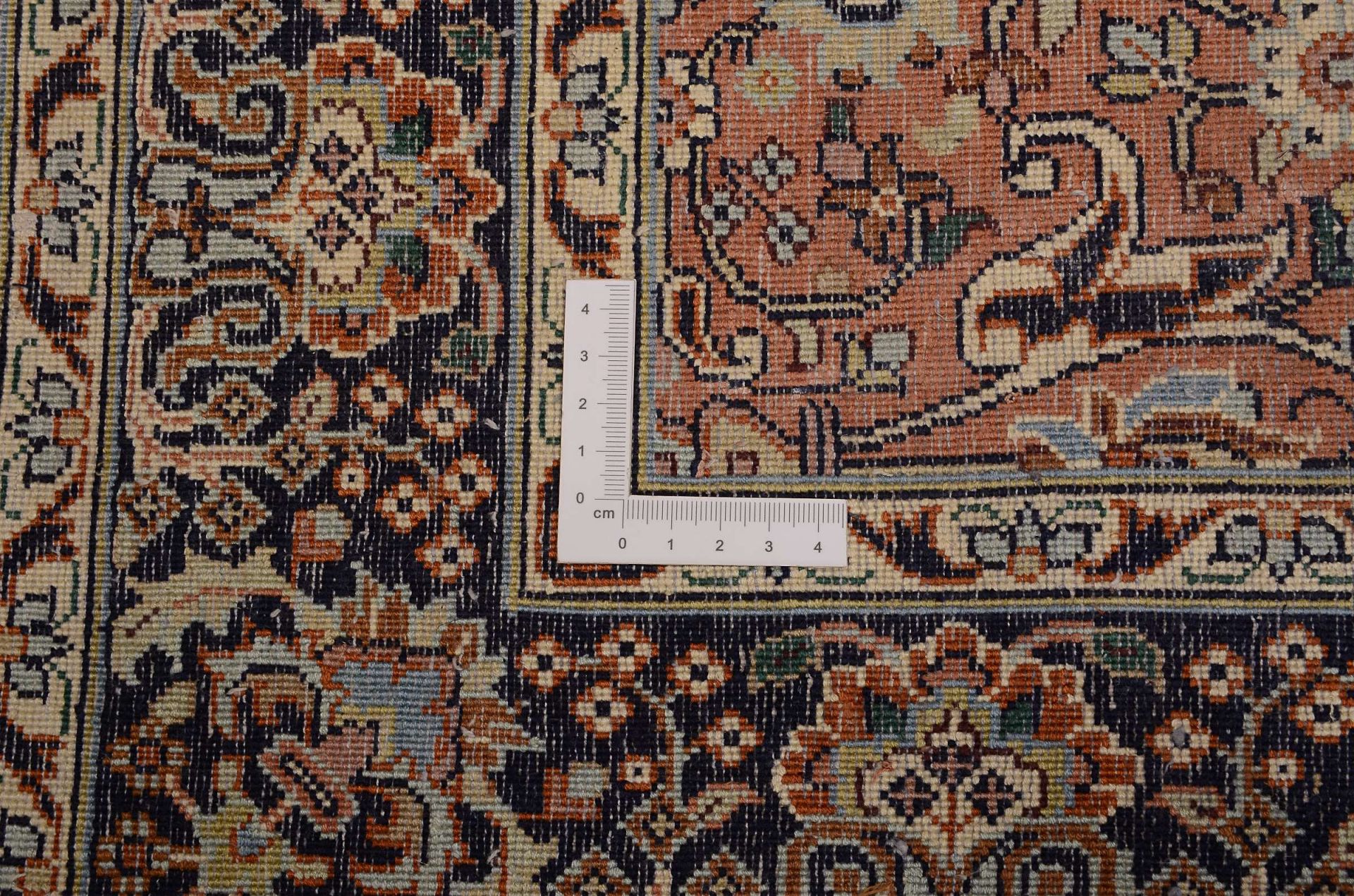 Kashmir Oriental Rug 340 × 80 cm, silk, hand-knotted — view 3