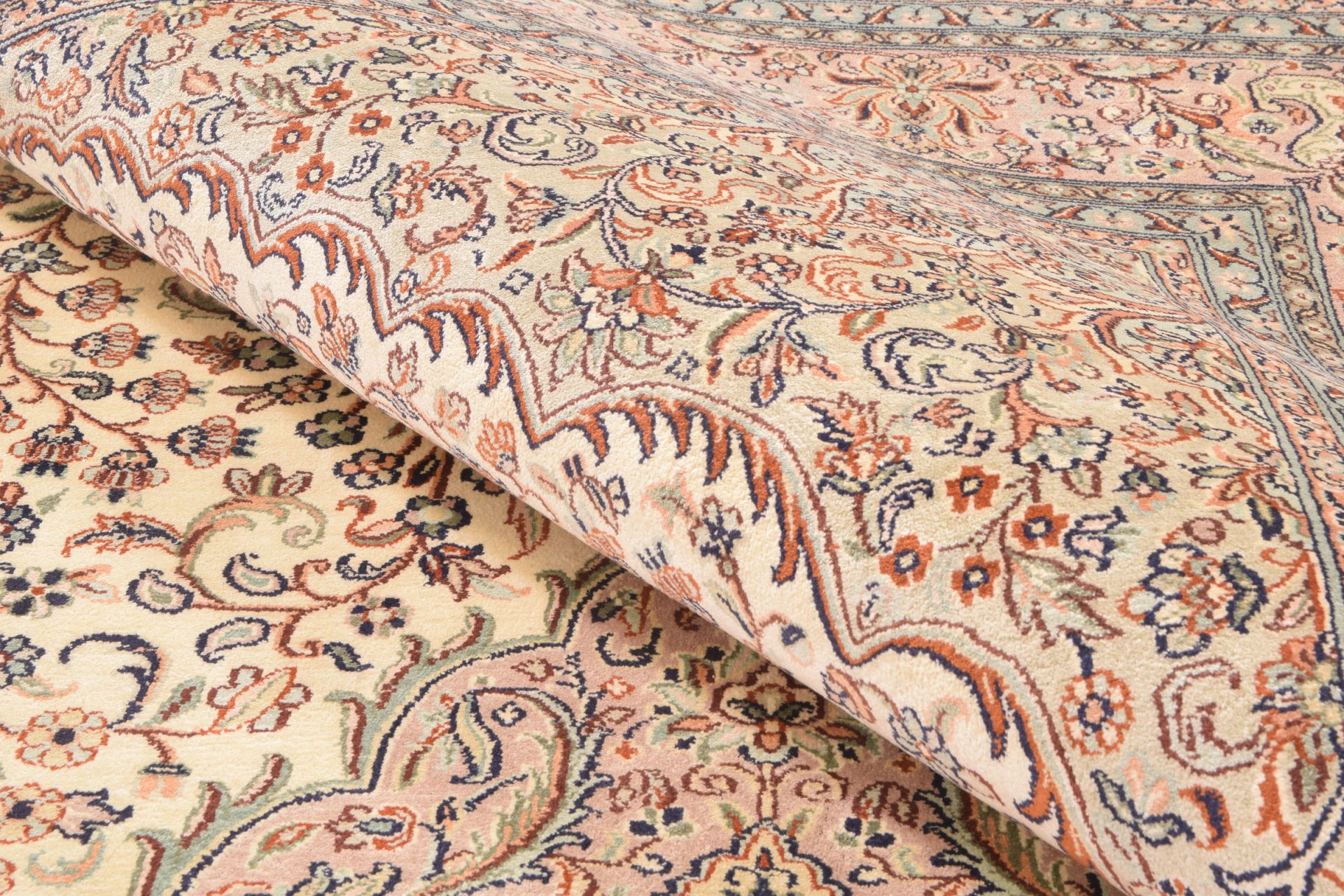 Kashmir Oriental Rug 250 × 170 cm, silk, hand-knotted — view 4