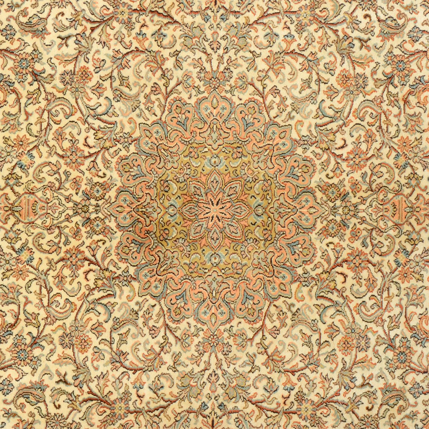 Kashmir Oriental Rug 245 × 174 cm, silk, hand-knotted — view 4