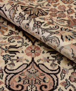 Kashmir Oriental Rug 264 × 188 cm, silk, hand-knotted — view 4