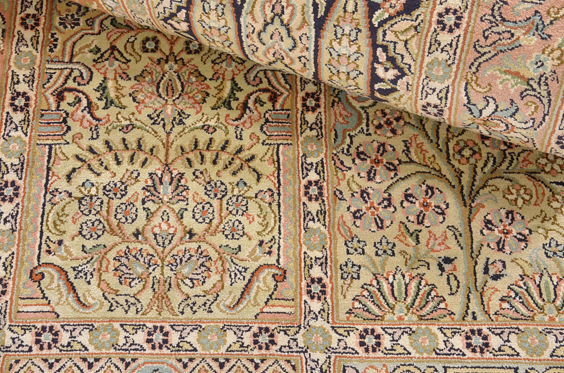 Kashmir Oriental Rug 365 × 82 cm, silk, hand-knotted — view 5