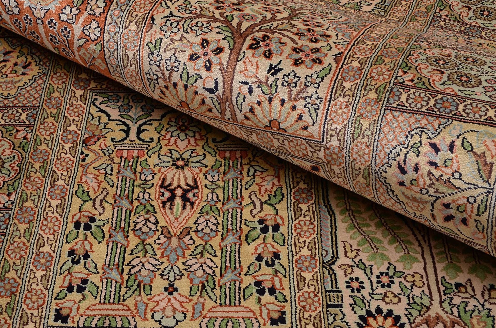 Kashmir Oriental Rug 298 × 94 cm, silk, hand-knotted — view 4