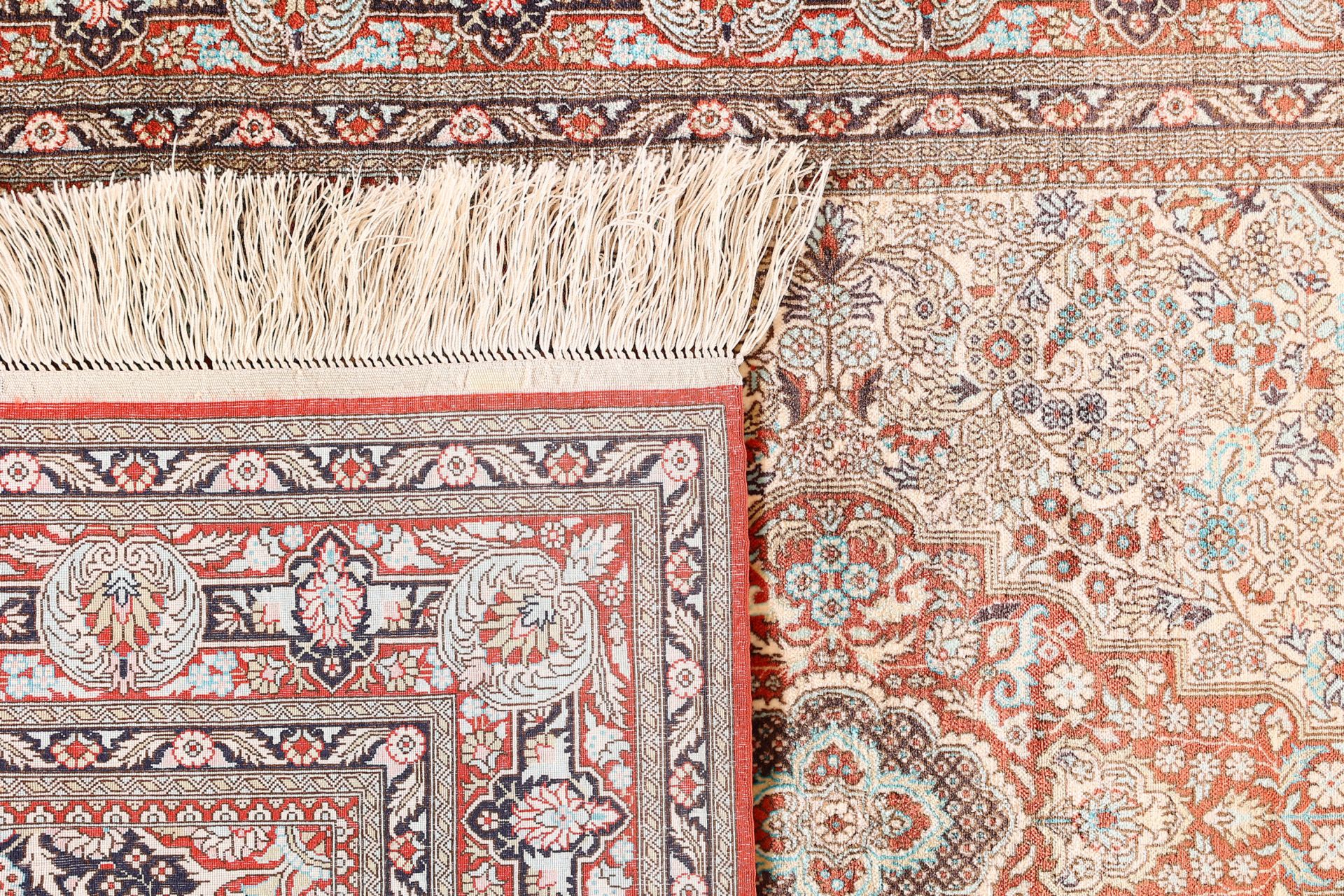Oriental Rug 91 × 62 cm, silk, hand-knotted — view 7